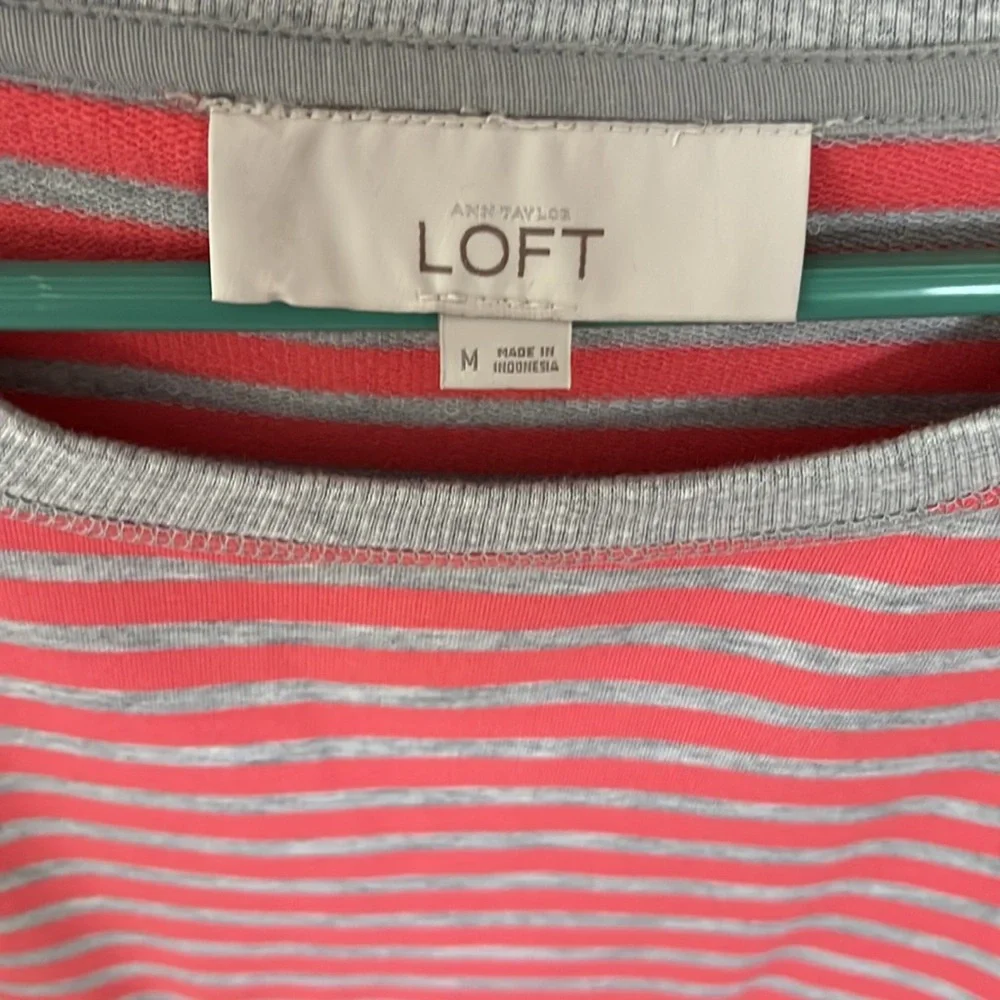 Light spring sweatshirt - Picture 2 of 3